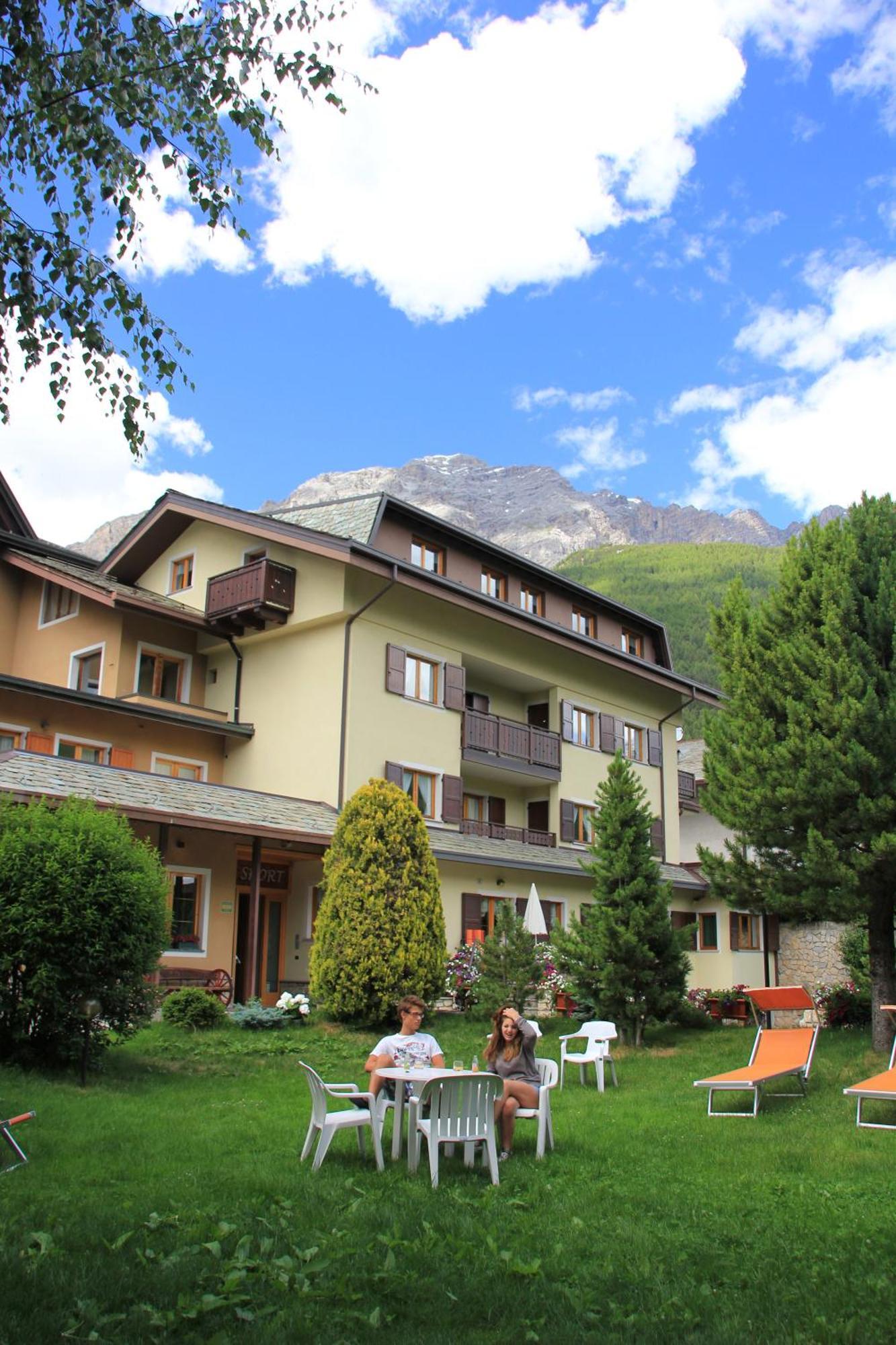 Meuble Sci Sport Hotell Bormio Exteriör bild
