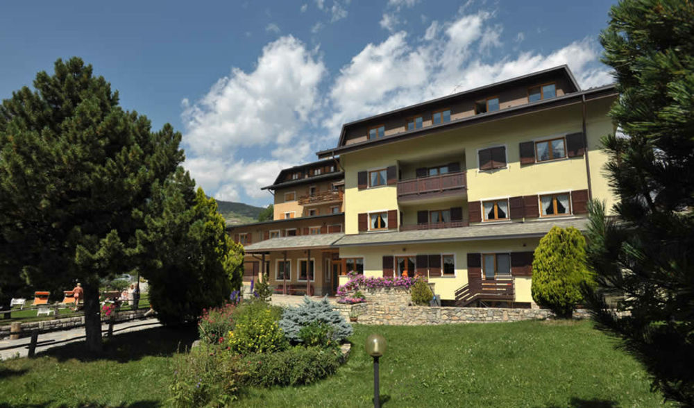 Meuble Sci Sport Hotell Bormio Exteriör bild