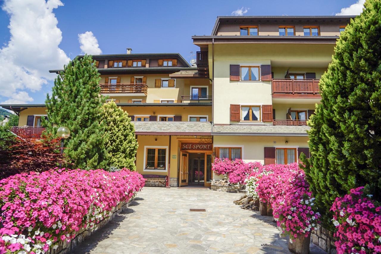 Meuble Sci Sport Hotell Bormio Exteriör bild