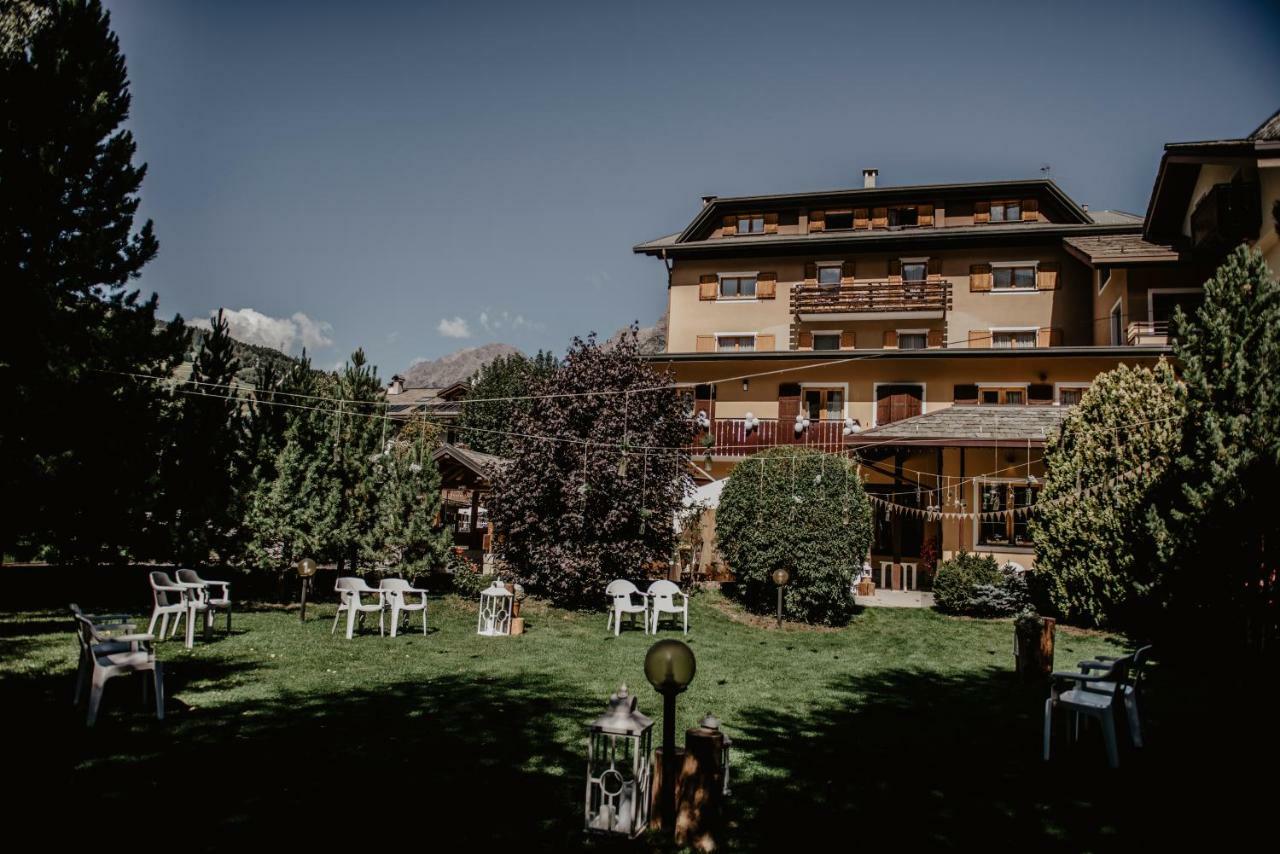 Meuble Sci Sport Hotell Bormio Exteriör bild